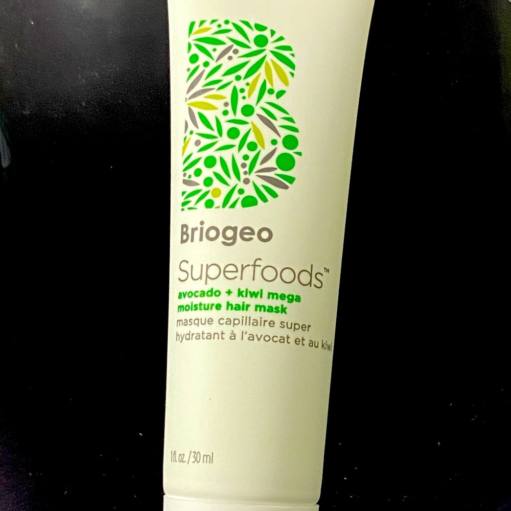Briogeo superfoods avacado and kiwi mega hair moisture mask